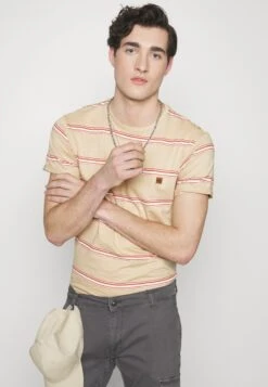 Indicode Jeans Million - T-Shirts Med Print - Irish Cream -Indicode Jeans 533f327f78fd484b85826c017d160f74