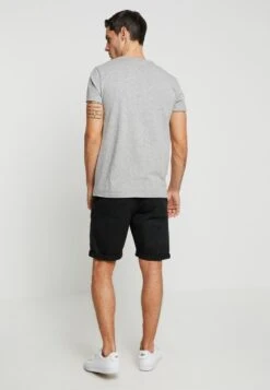 Indicode Jeans Coner - Shorts - Black -Indicode Jeans 6099685f9e6c4f45a0724fe67517f9d8