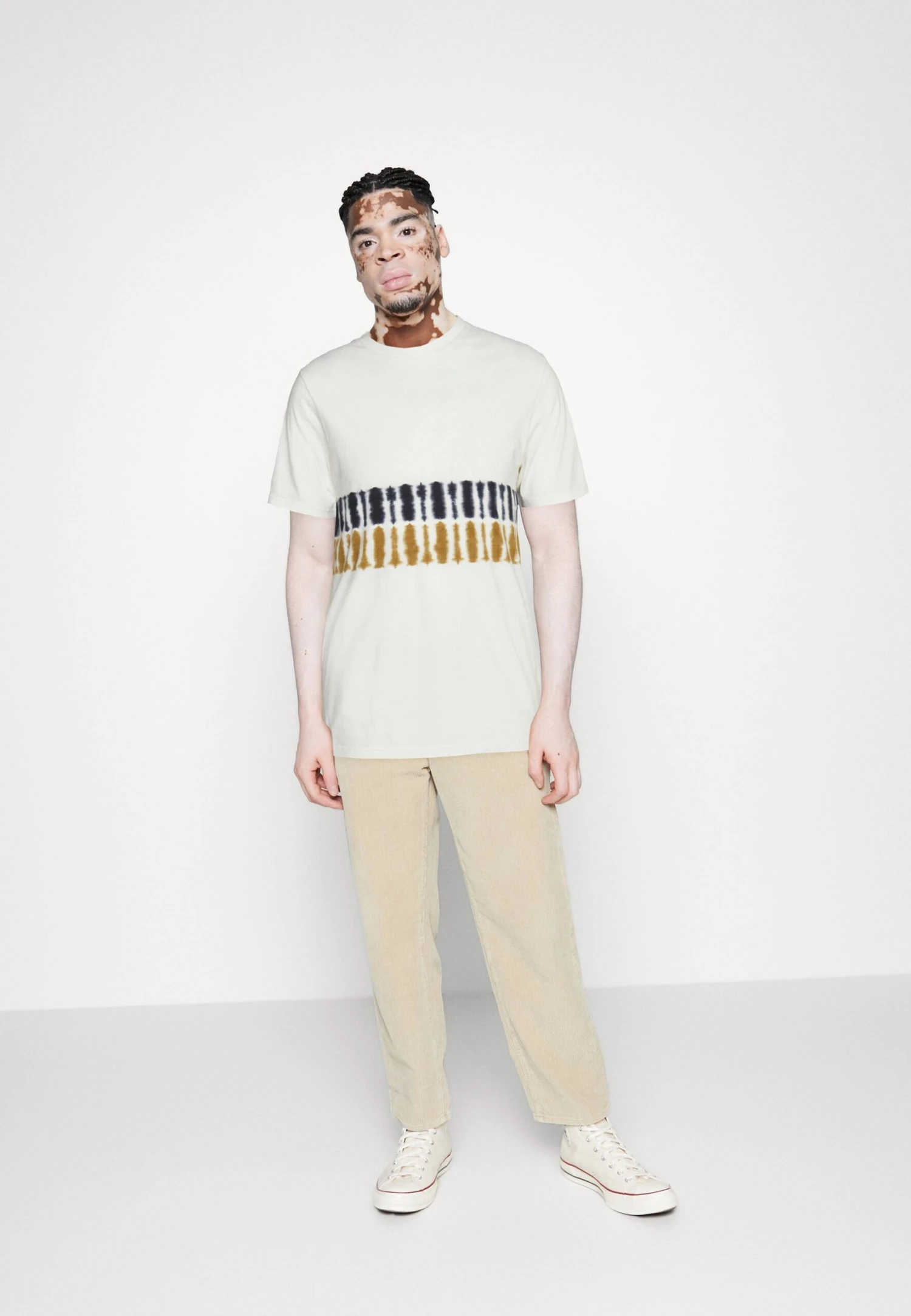 Indicode Jeans Pisto - T-Shirts Med Print - Offwhite 4 Indicode Jeans Pisto - T-Shirts Med Print - Offwhite - Bilde 2