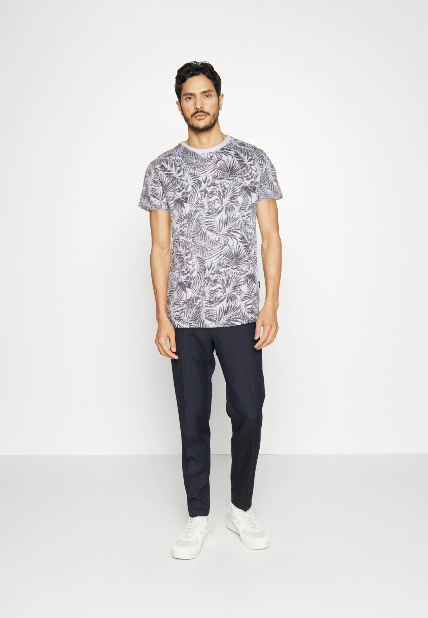 Indicode Jeans Palme - T-Shirts Med Print - Offwhite 4 Indicode Jeans Palme - T-Shirts Med Print - Offwhite - Bilde 2