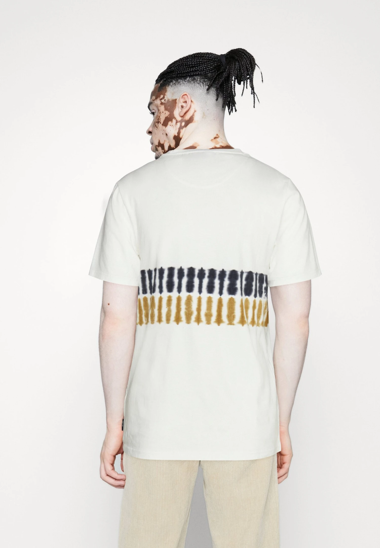 Indicode Jeans Pisto - T-Shirts Med Print - Offwhite 5 Indicode Jeans Pisto - T-Shirts Med Print - Offwhite - Bilde 3