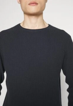 Indicode Jeans Strikkegenser - Navy 11 Indicode Jeans Strikkegenser - Navy -Indicode Jeans f141620348a2455091046a15900e48dd